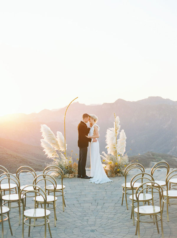 Xu hướng trang trí tiệc cưới ngoài trời năm 2020